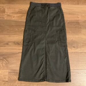 American Eagle army green cargo midi skirt, 2